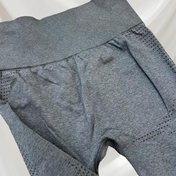 Gymshark | Vital Seamless Black Leggings - Picture 5 of 8